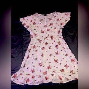 (SOLD)White and red flowery dress